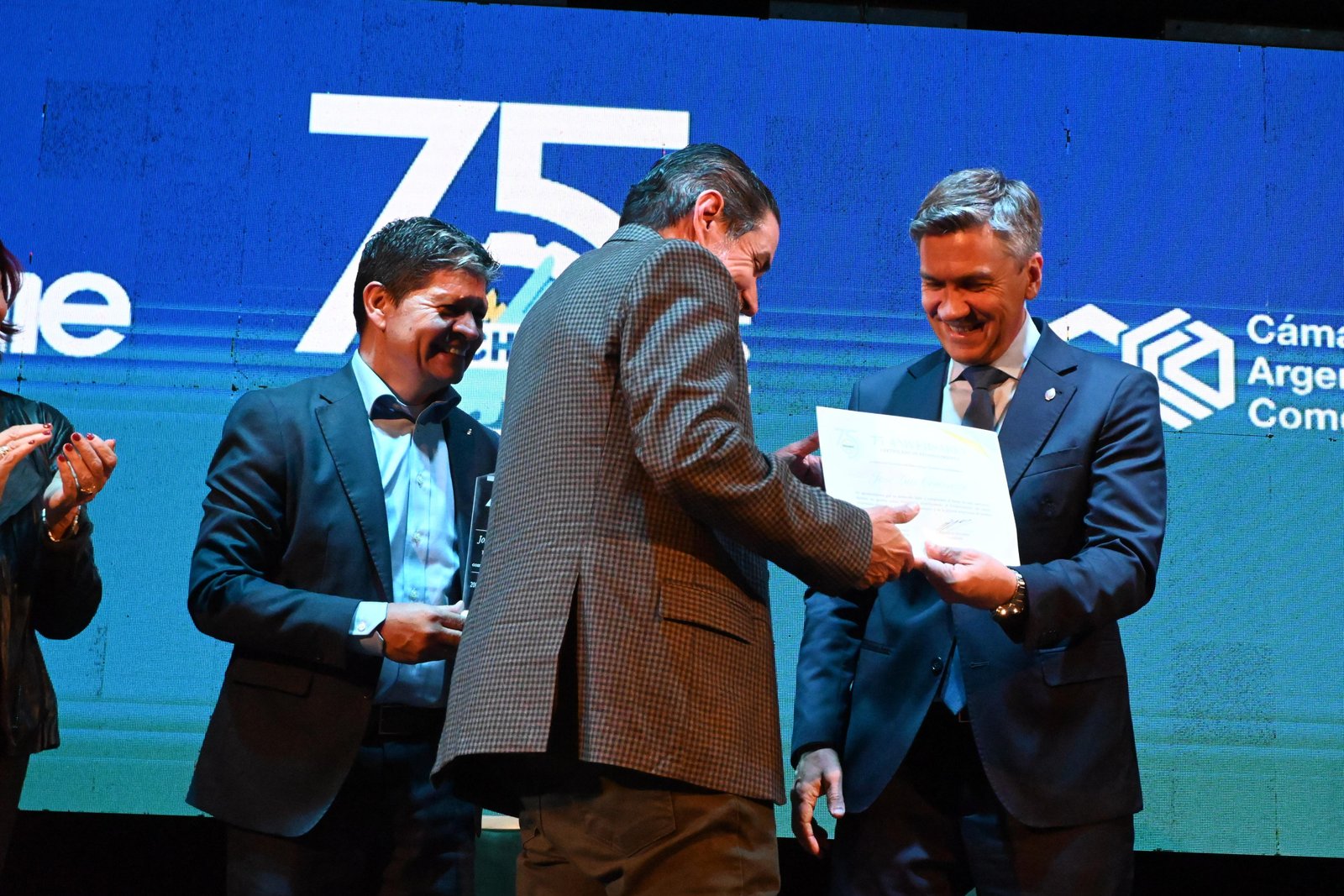 Así vivimos el acto por el 75° aniversario de FECHACO y la Provincialización del Chaco, junto a autoridades y dirigentes de toda la provincia.