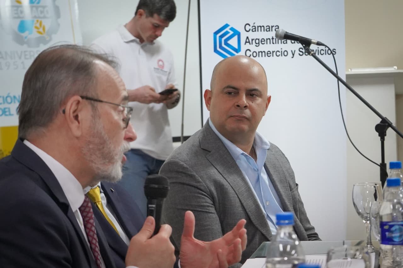 Conversatorio con el Embajador de Ucrania
