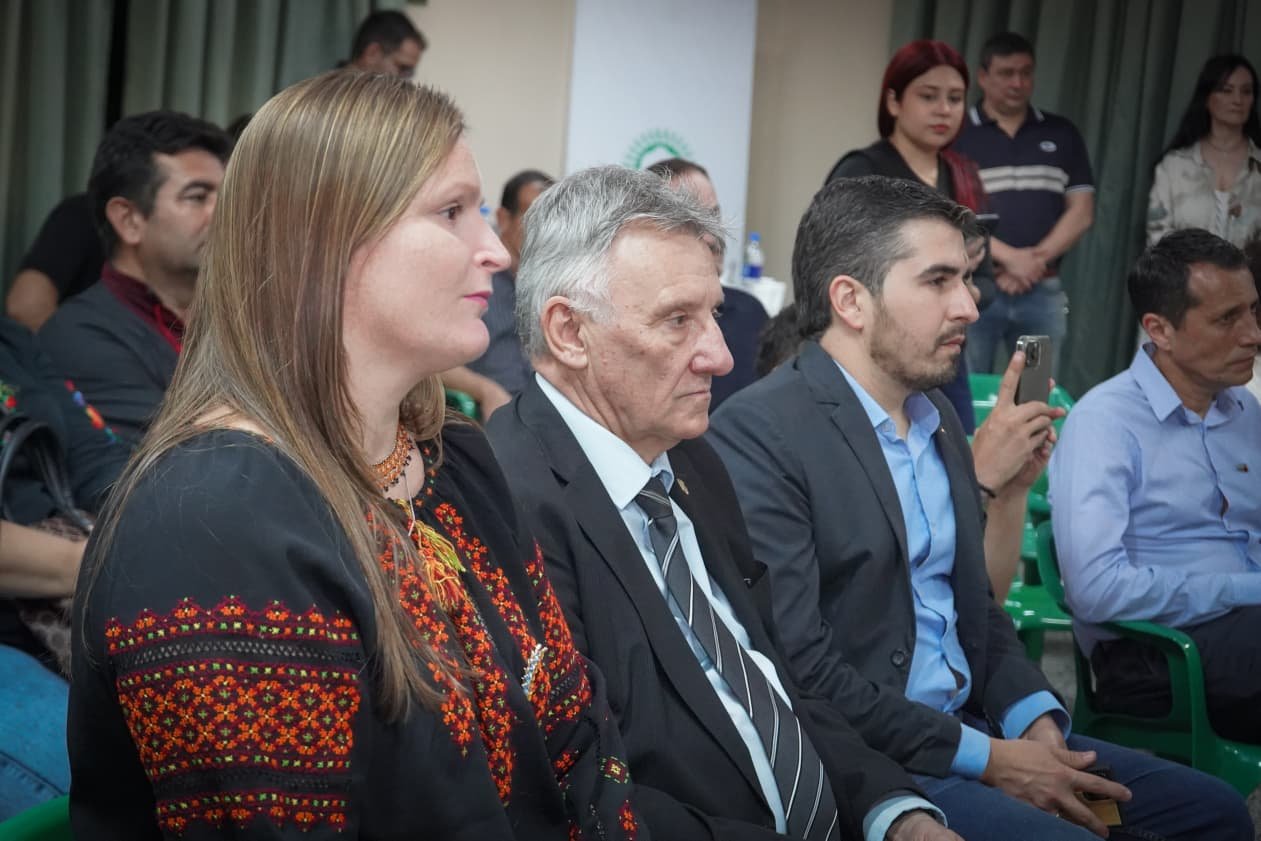 Conversatorio con el Embajador de Ucrania